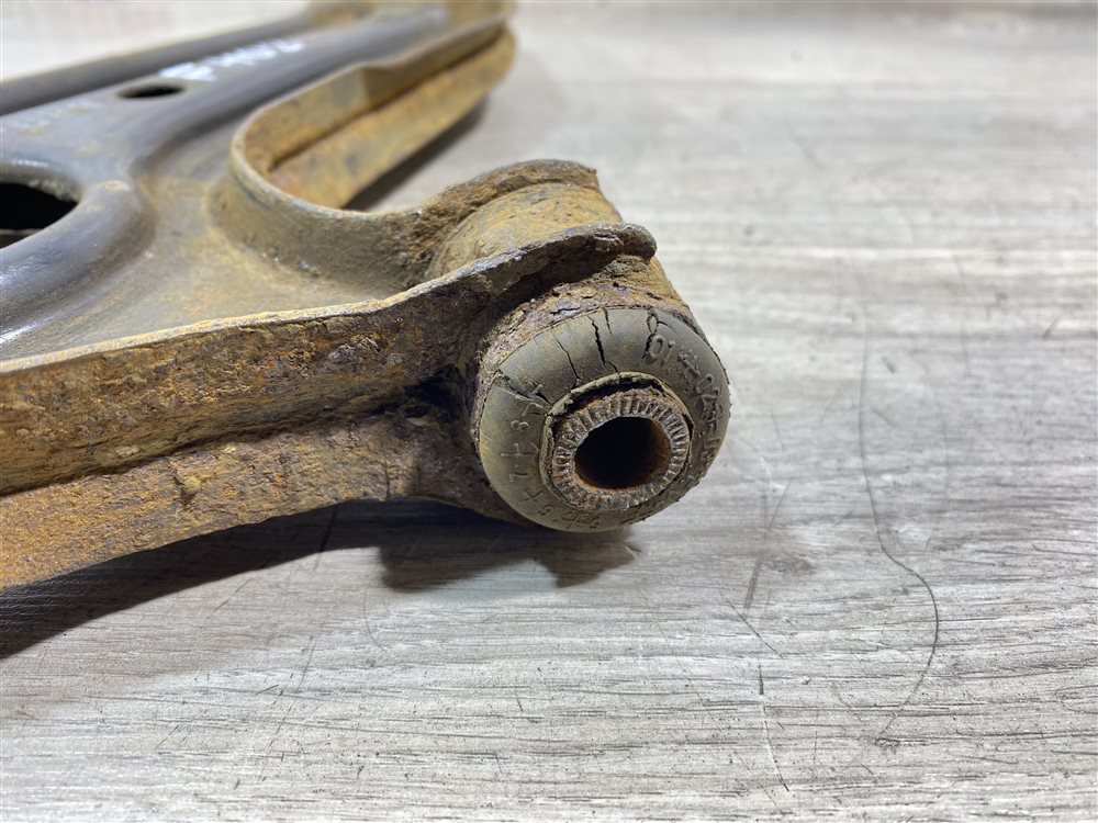 Рычаг передний нижний, 1500 рублей, Севастополь