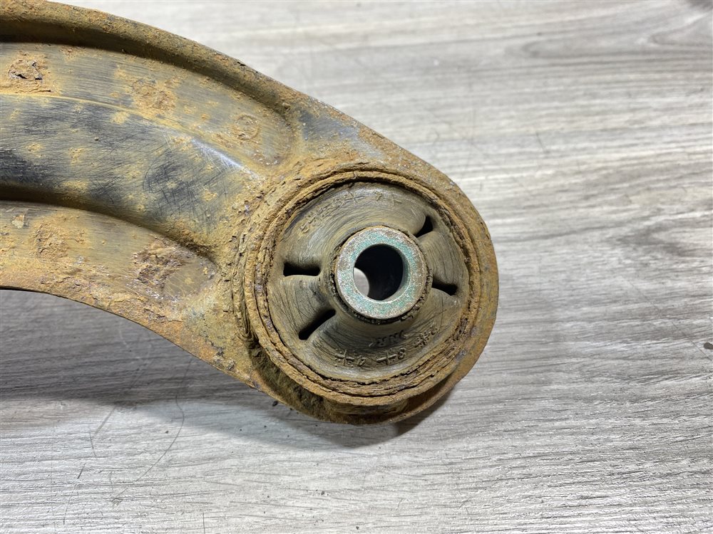 Рычаг передний нижний, 1500 рублей, Севастополь