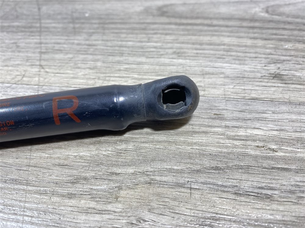 Амортизатор крышки багажника, 500 рублей, Севастополь