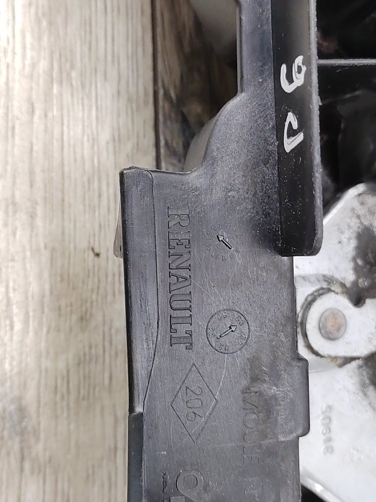 Панель передняя, 1000 рублей, Москва