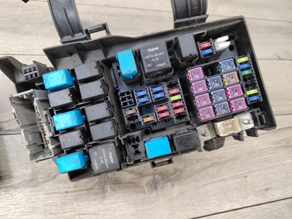 Блок предохранителей под капот, 1500 рублей, Москва