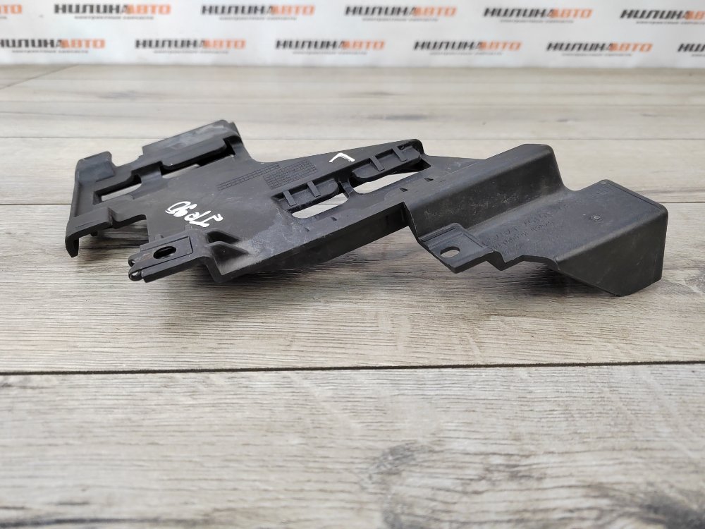 Кронштейн фары, 2000 рублей, Москва