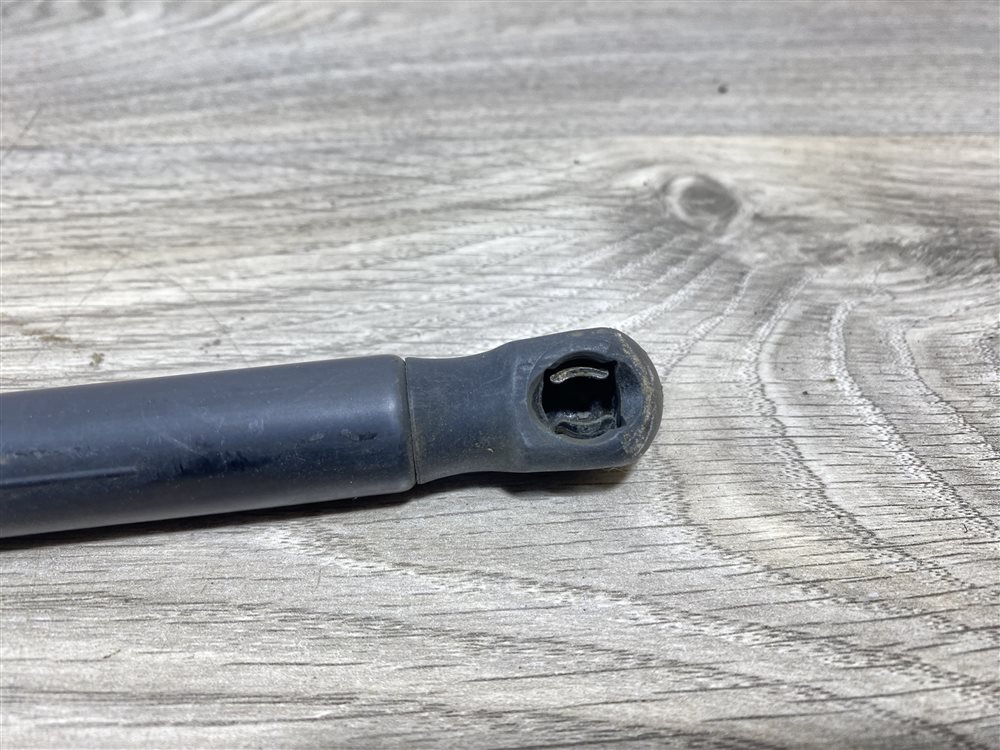 Амортизатор крышки багажника, 500 рублей, Севастополь