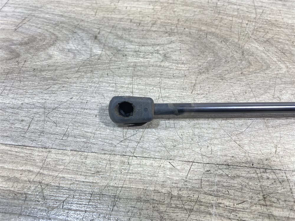 Амортизатор крышки багажника, 500 рублей, Севастополь