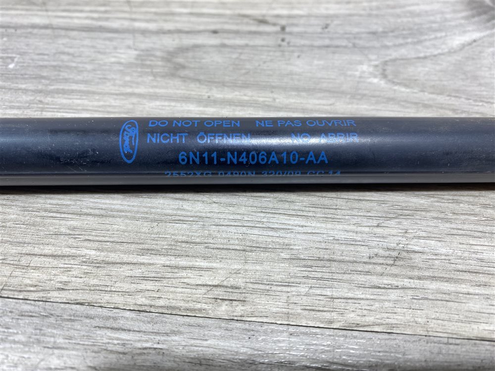 Амортизатор крышки багажника, 500 рублей, Севастополь