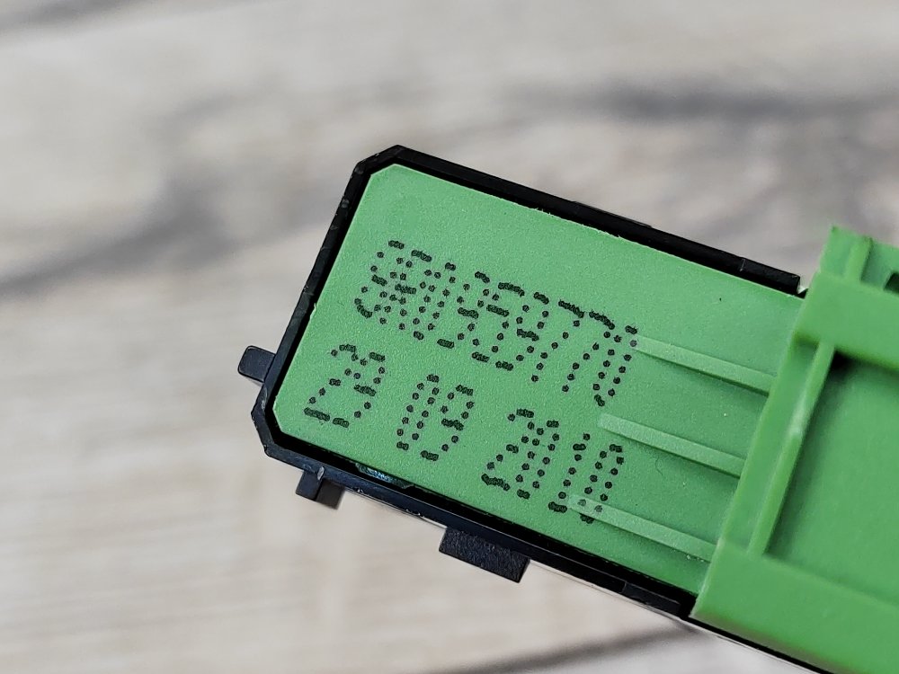 Кнопка памяти сидений, 800 рублей, Москва