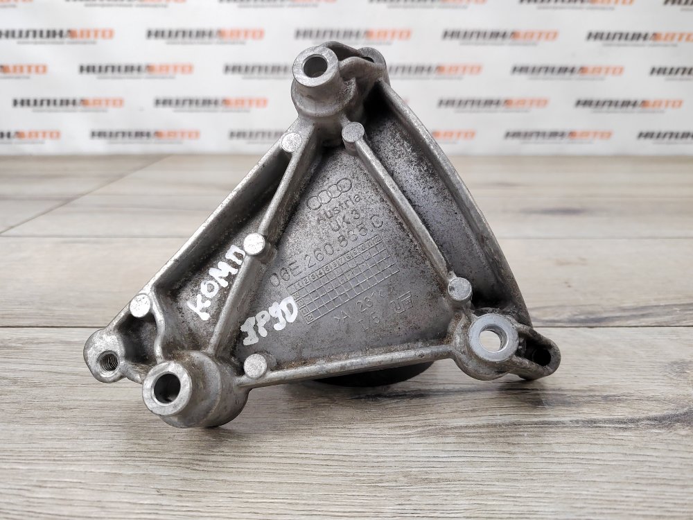 Кронштейн компрессора кондиционера, 300 рублей, Москва