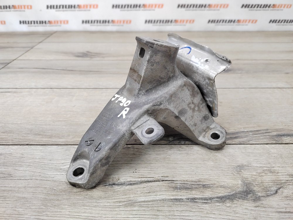 Кронштейн двигателя, 1500 рублей, Москва