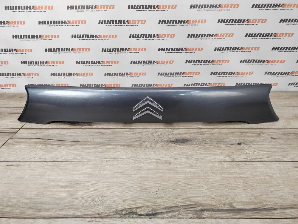 Накладка крышки багажника, 2000 рублей, Москва