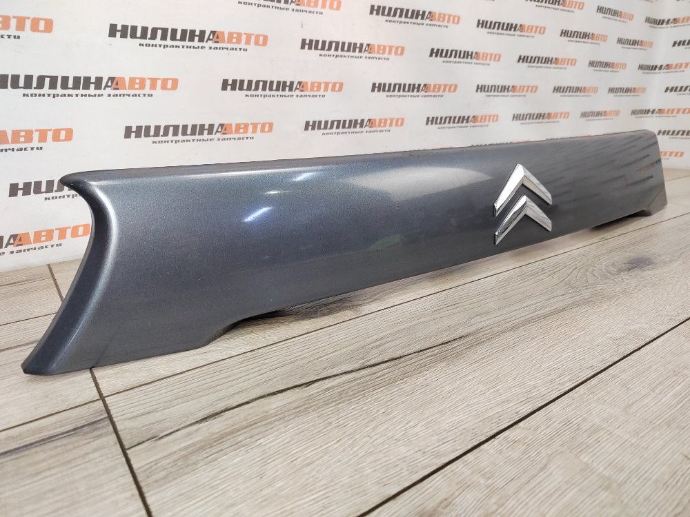 Накладка крышки багажника, 2000 рублей, Москва