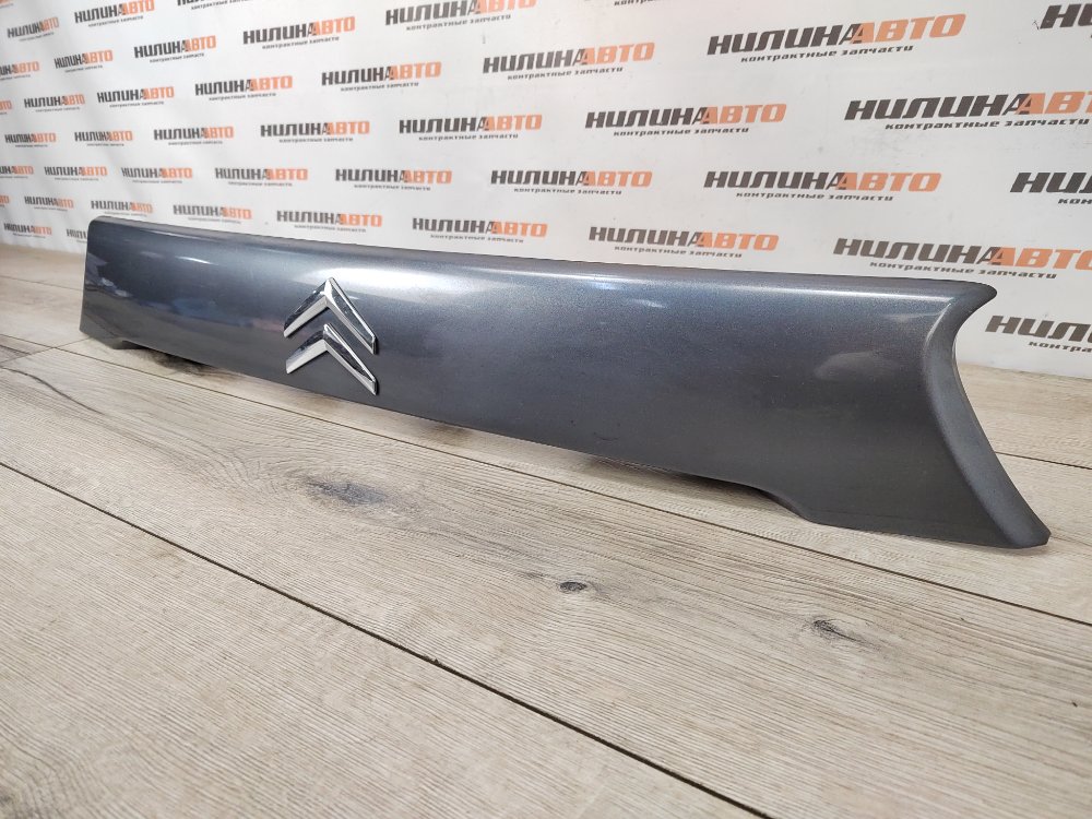 Накладка крышки багажника, 2000 рублей, Москва