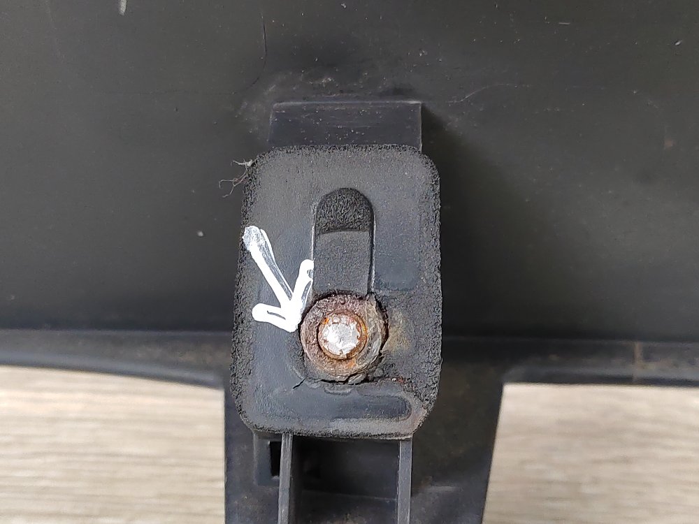 Накладка крышки багажника, 2000 рублей, Москва