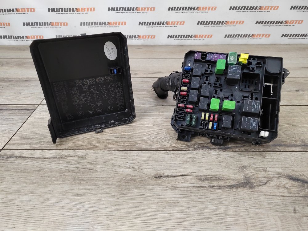 Блок предохранителей под капот, 1000 рублей, Москва