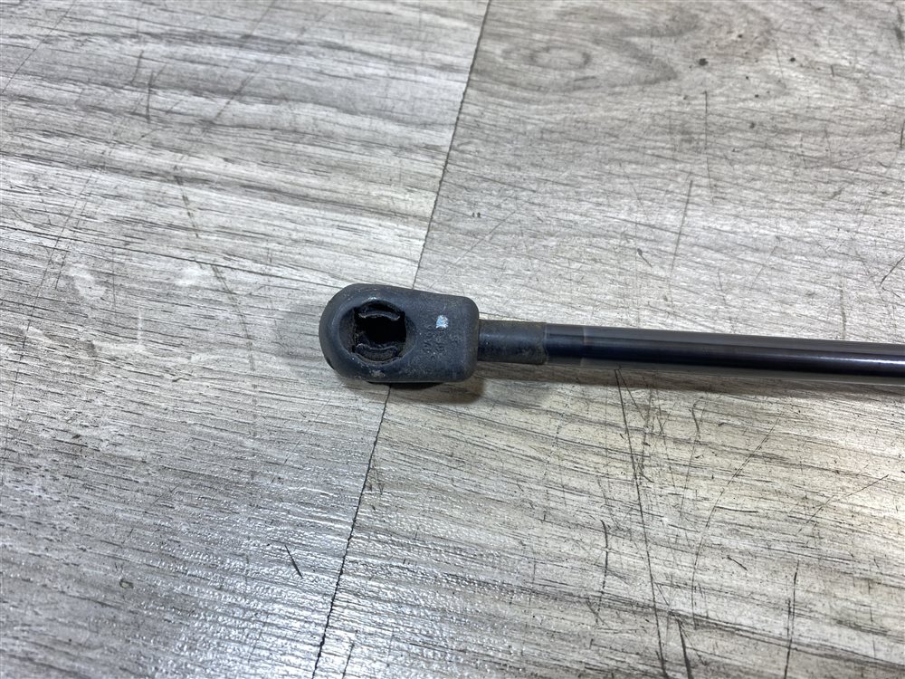 Амортизатор капота, 750 рублей, Севастополь