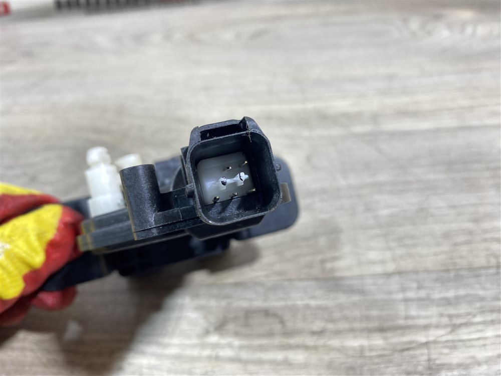 Замок стекла багажника, 1000 рублей, Севастополь