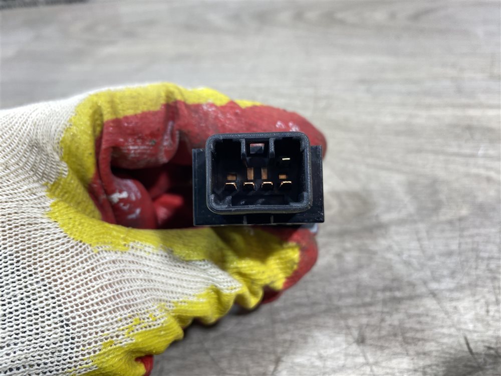 Кнопка курсовой устойчивости, 1000 рублей, Севастополь