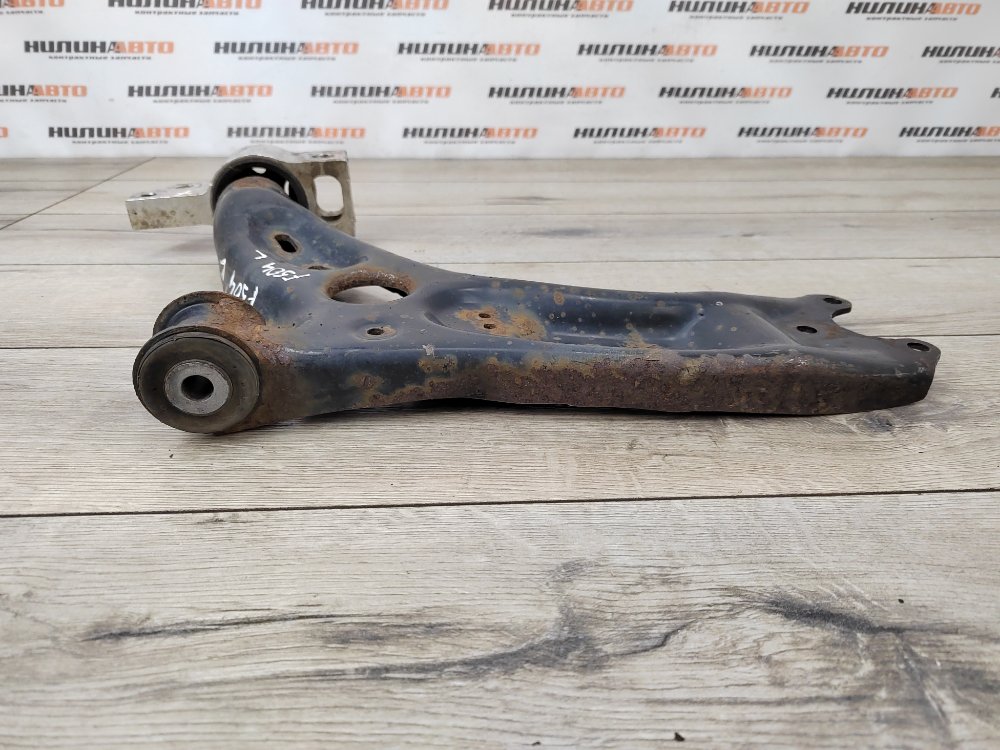 Рычаг передний нижний, 2000 рублей, Москва