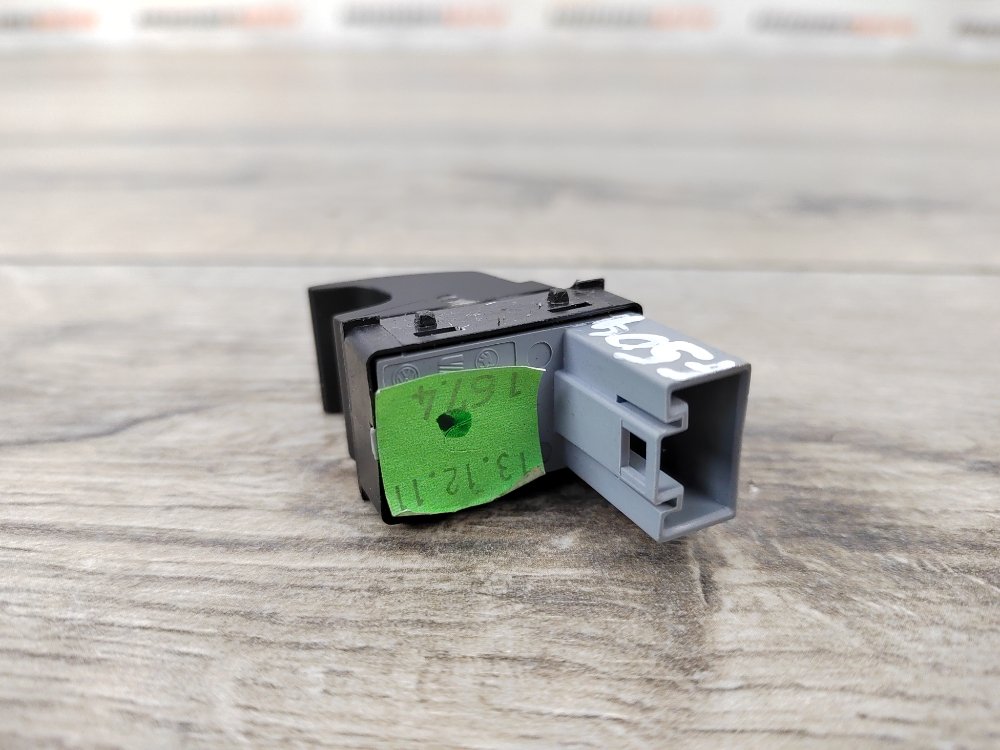 Кнопка стеклоподъемника, 500 рублей, Москва