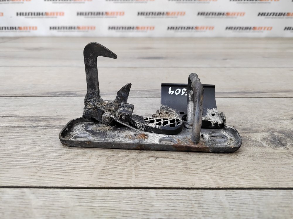 Замок капота, 1000 рублей, Москва