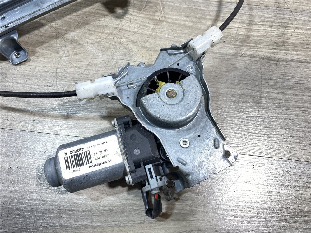 Стеклоподъемник, 1000 рублей, Севастополь