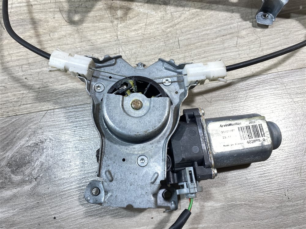 Стеклоподъемник, 1000 рублей, Севастополь