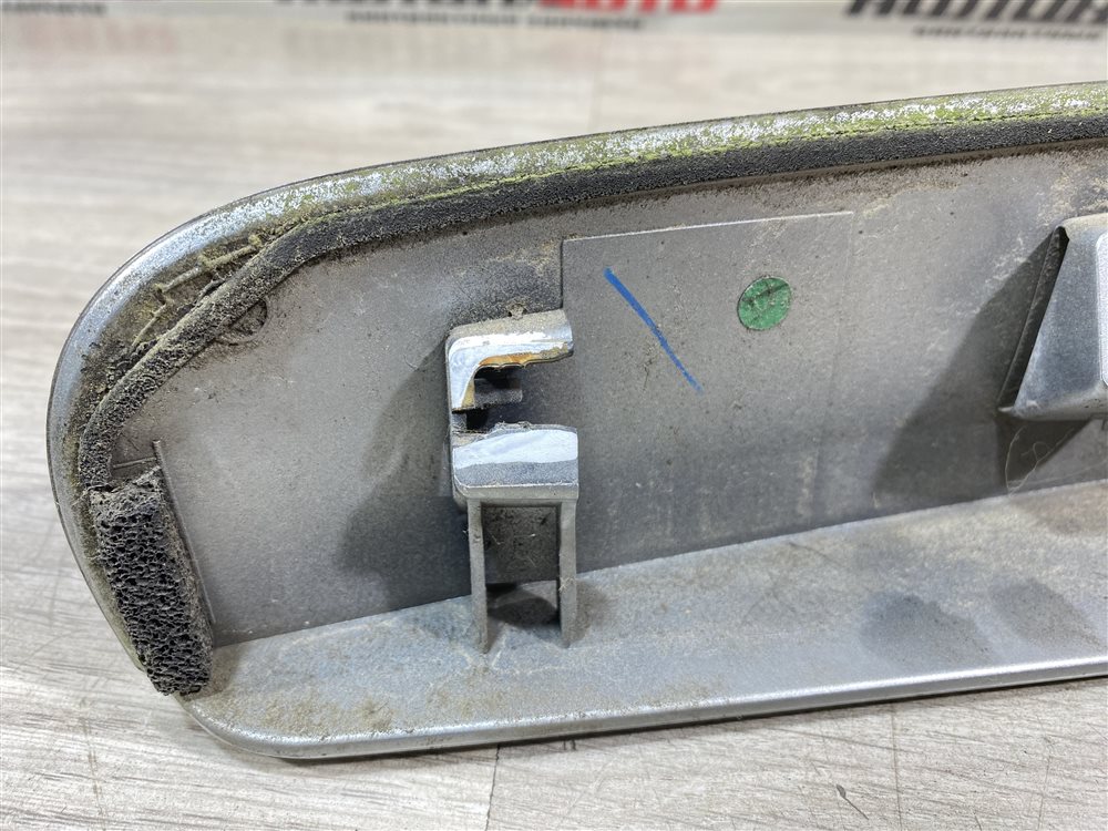 Накладка крышки багажника, 2000 рублей, Севастополь