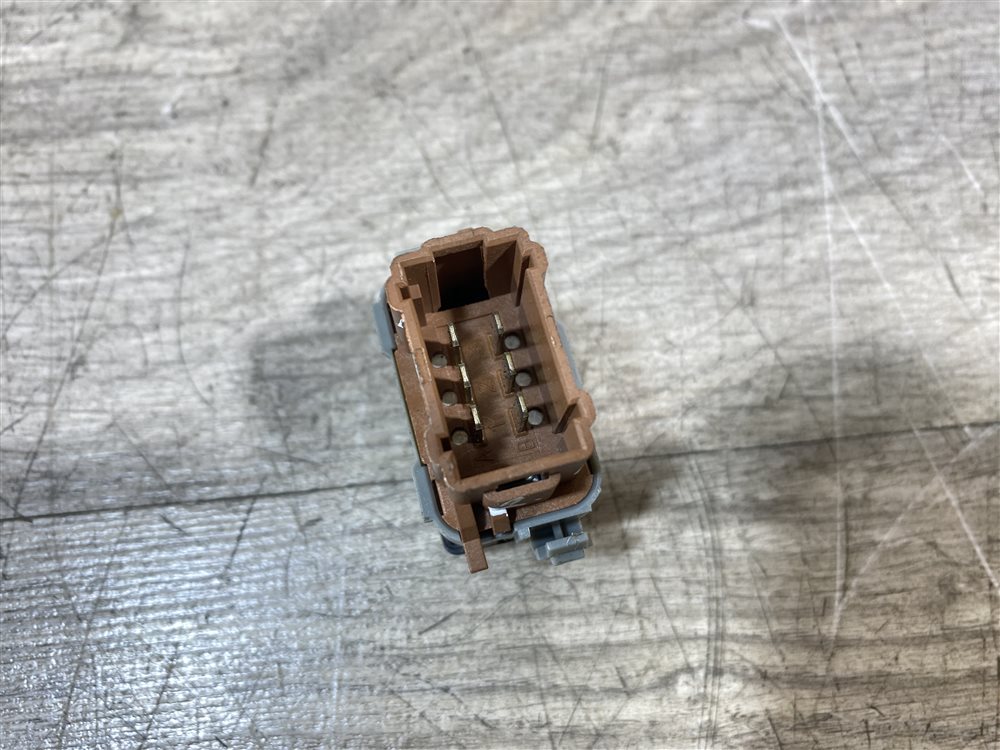 Кнопка обогрева сидений, 500 рублей, Севастополь