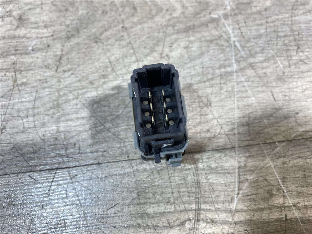 Кнопка обогрева сидений, 500 рублей, Севастополь