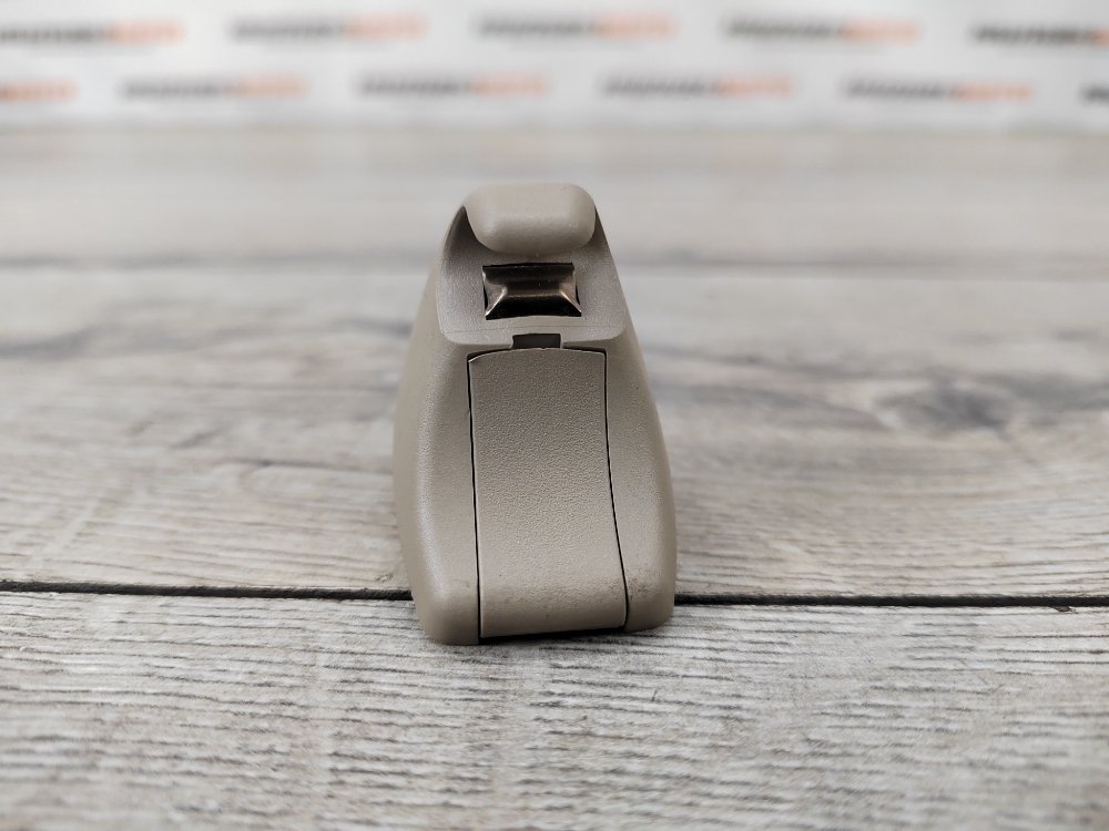 Кронштейн солнцезащитного козырька, 300 рублей, Москва