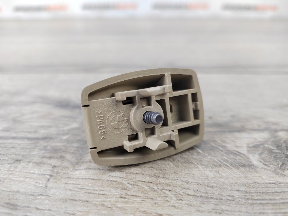 Кронштейн солнцезащитного козырька, 300 рублей, Москва