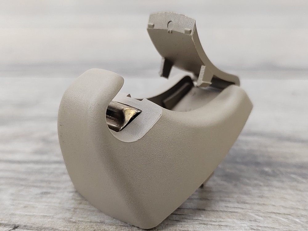 Кронштейн солнцезащитного козырька, 300 рублей, Москва