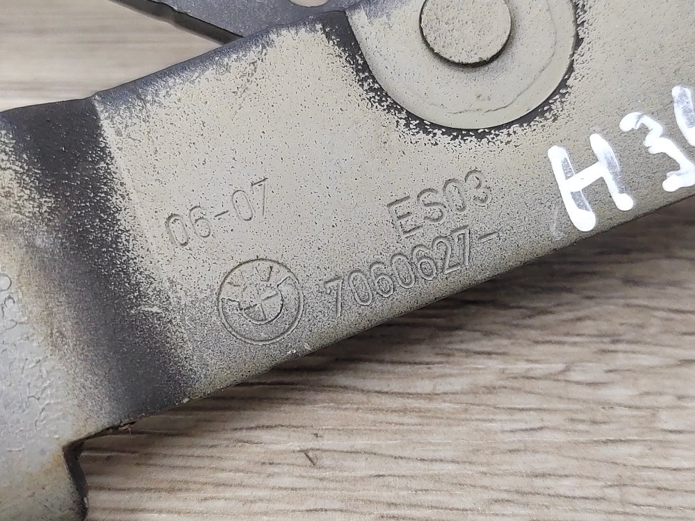 Петля крышки багажника, 500 рублей, Москва