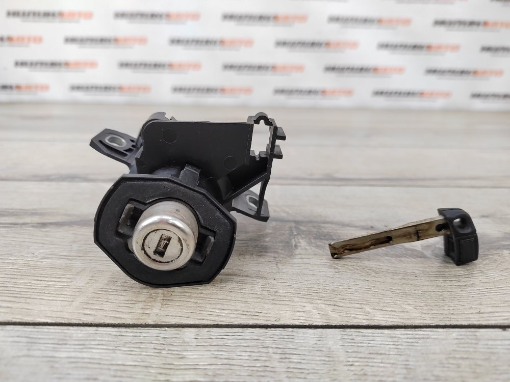 Личинка замка багажника, 1500 рублей, Москва