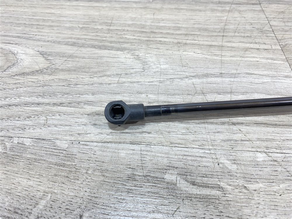 Амортизатор крышки багажника, 500 рублей, Севастополь