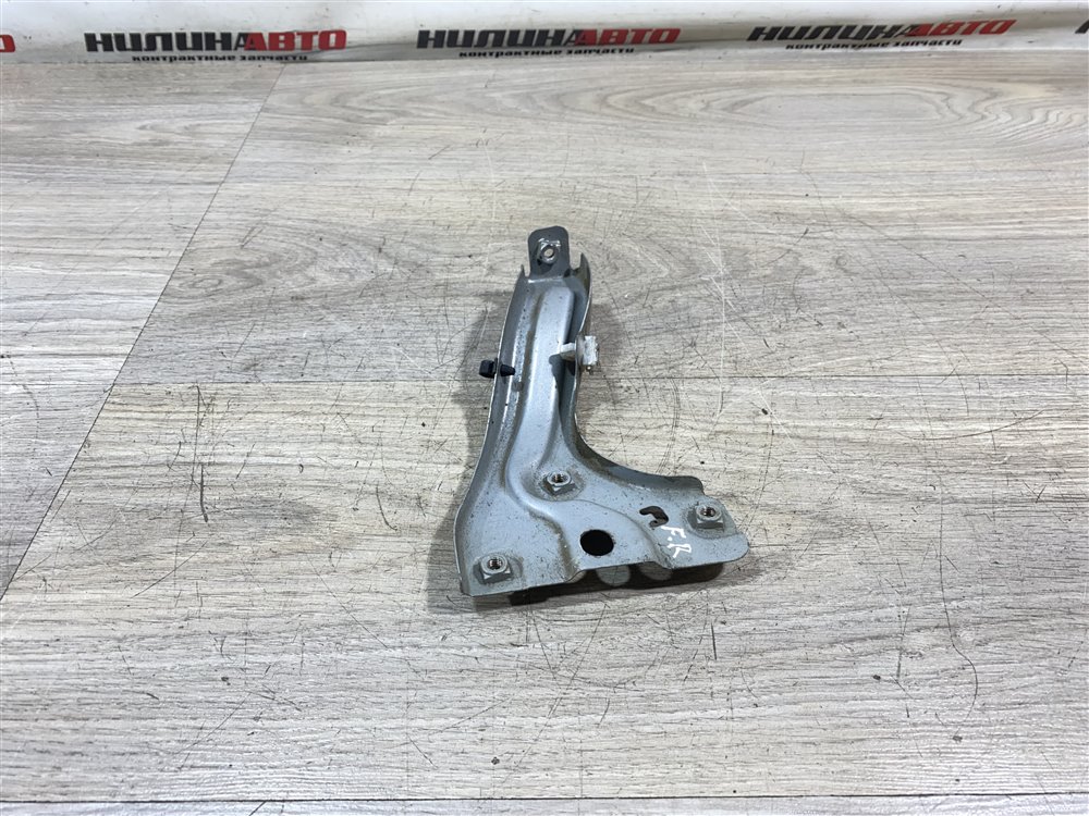 Кронштейн крыла, 1000 рублей, Севастополь