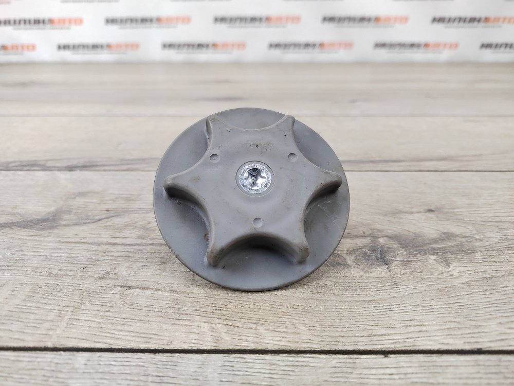 Болт крепления запасного колеса, 500 рублей, Москва