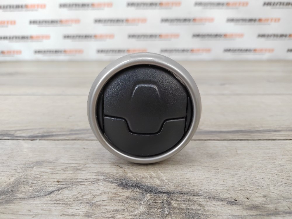 Дефлектор в торпедо центральный, 300 рублей, Москва