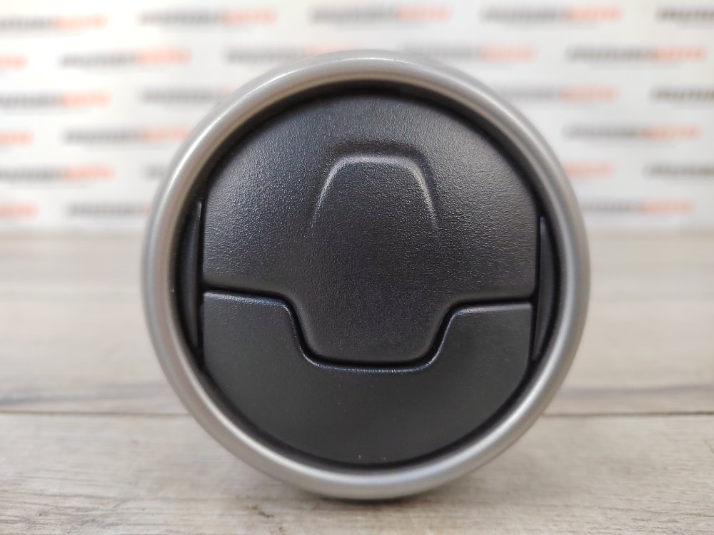 Дефлектор в торпедо центральный, 300 рублей, Москва