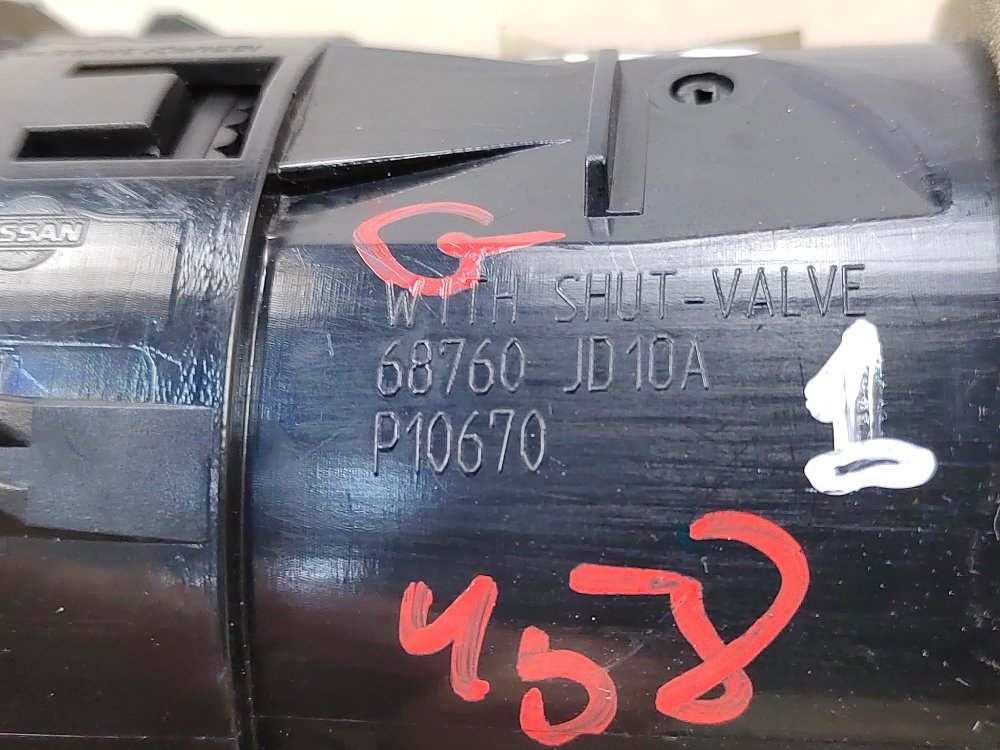 Дефлектор в торпедо центральный, 300 рублей, Москва