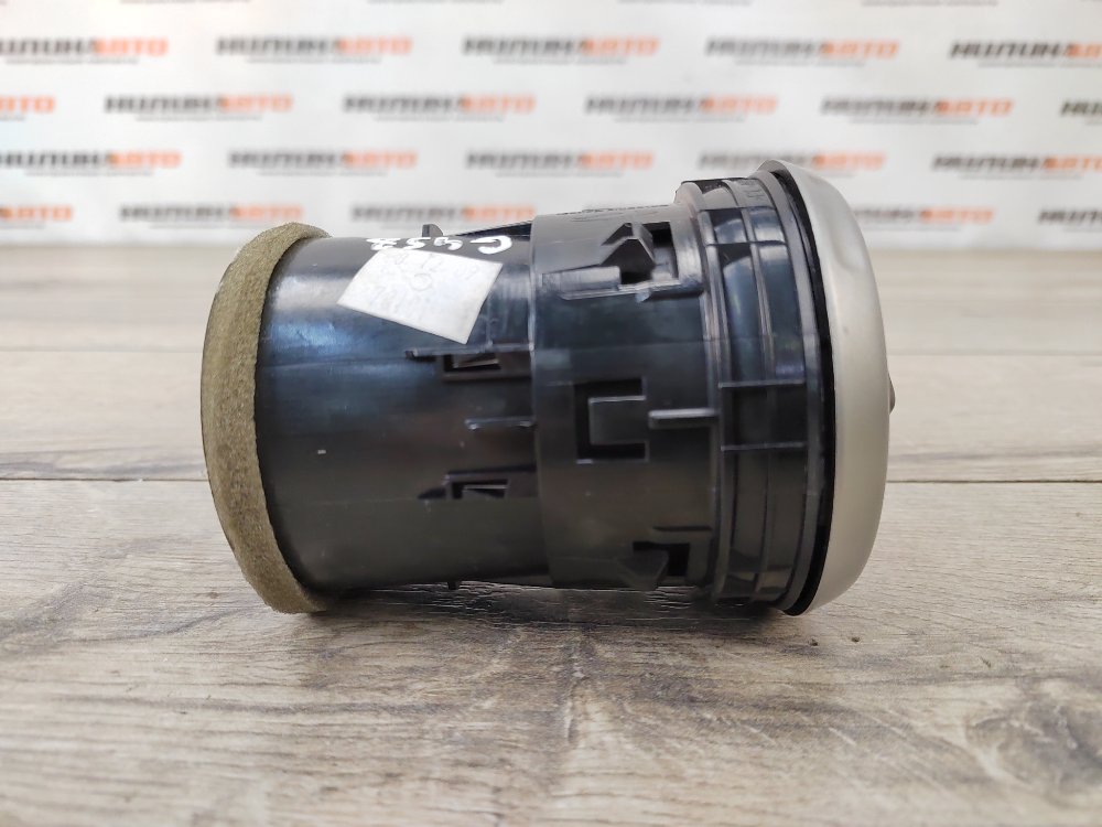 Дефлектор в торпедо центральный, 300 рублей, Москва