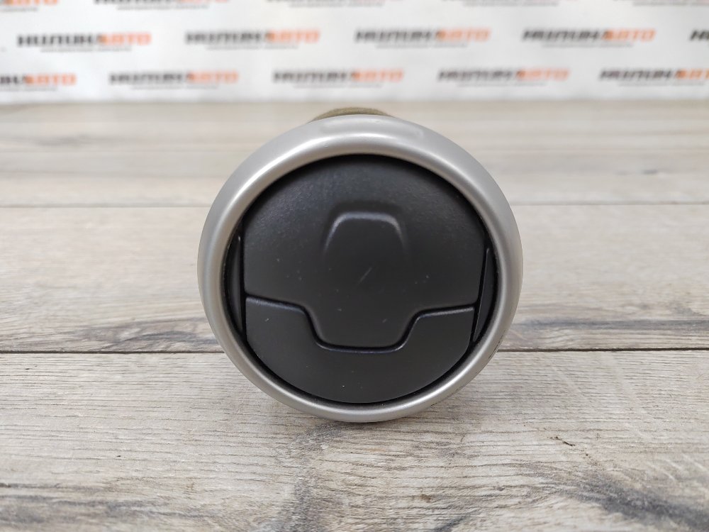 Дефлектор в торпедо, 300 рублей, Москва