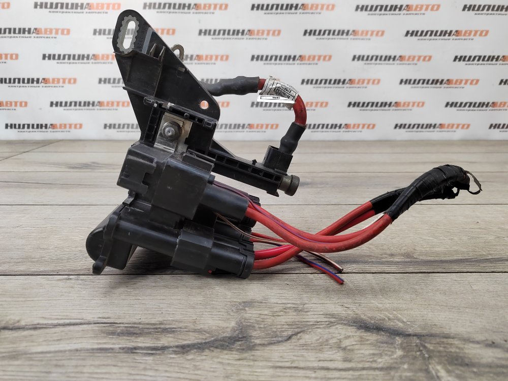 Блок предохранителей под капот, 2000 рублей, Москва