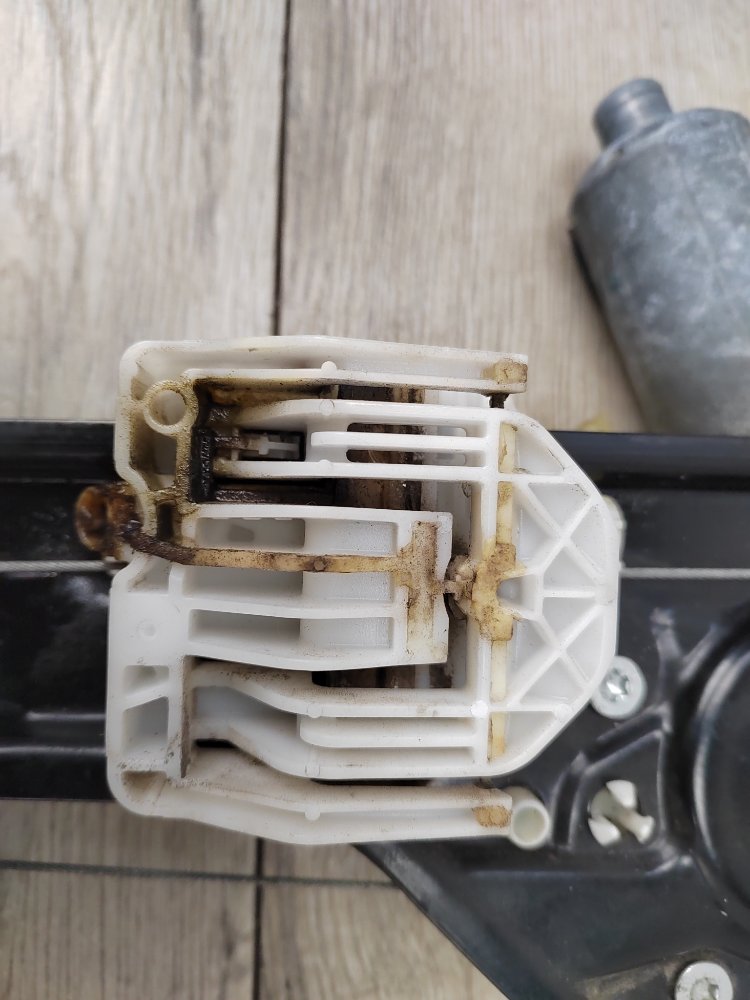 Стеклоподъемник, 1000 рублей, Москва