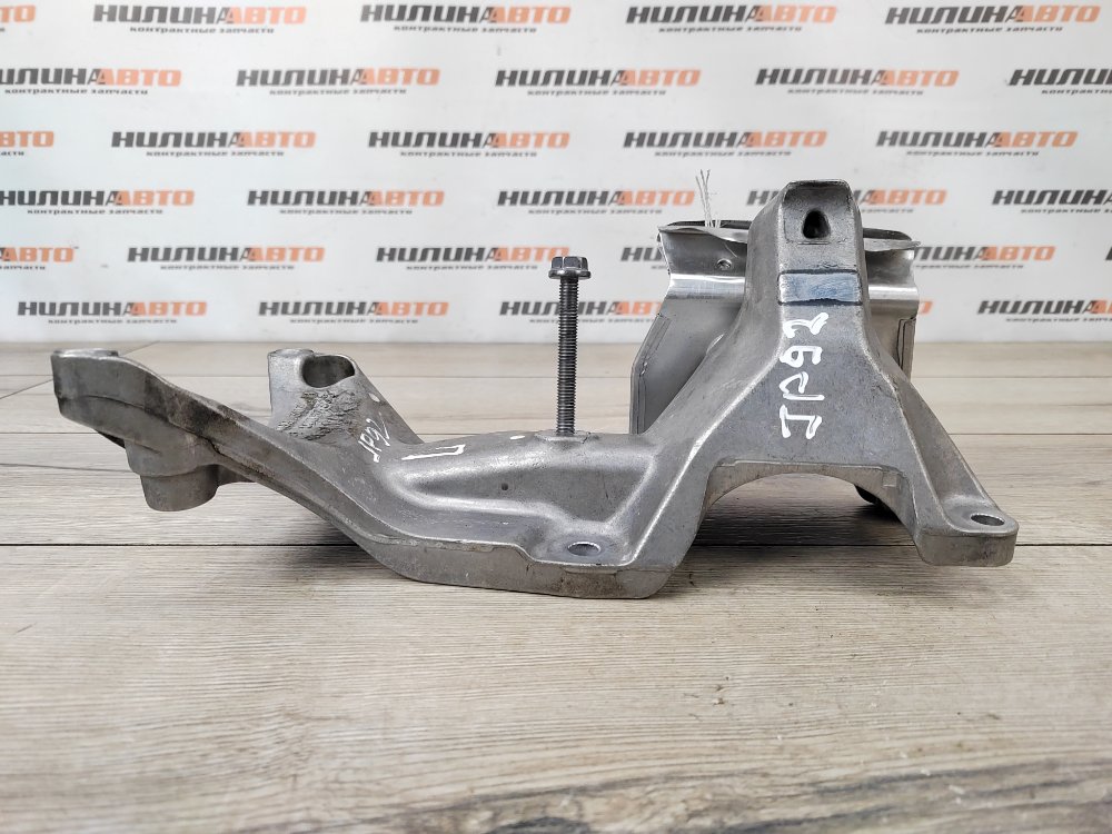 Кронштейн двигателя, 950 рублей, Москва