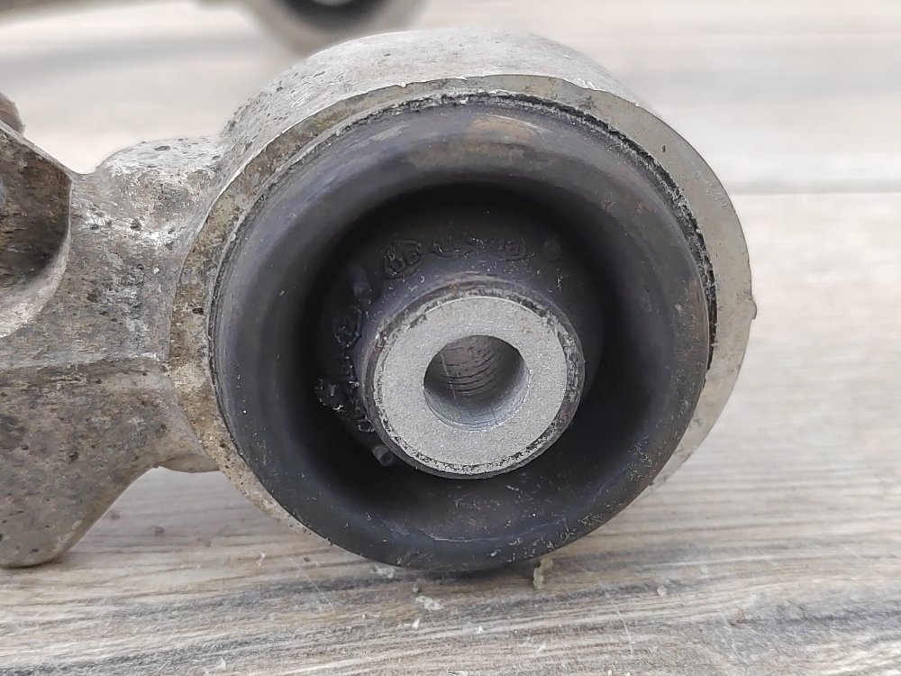 Рычаг передний верхний, 2000 рублей, Москва