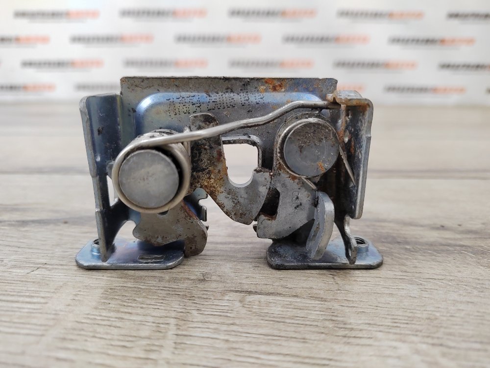 Замок капота, 1000 рублей, Москва