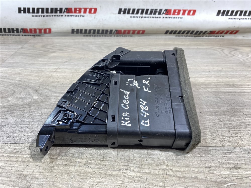 Дефлектор в торпедо центральный, 1000 рублей, Севастополь