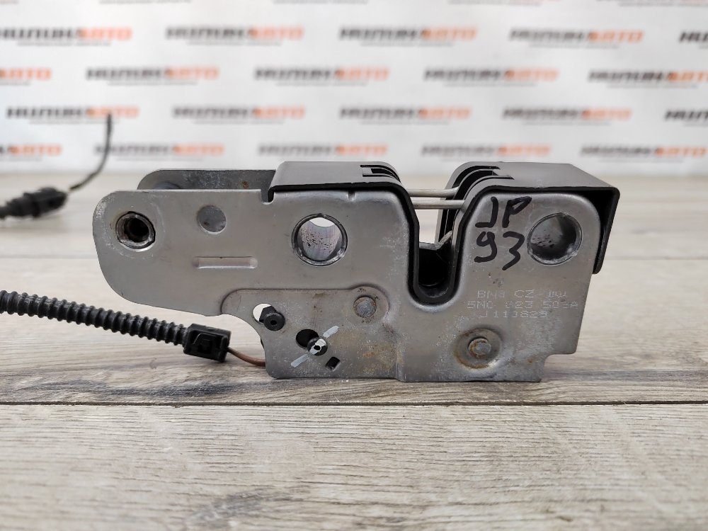 Замок капота, 2400 рублей, Москва