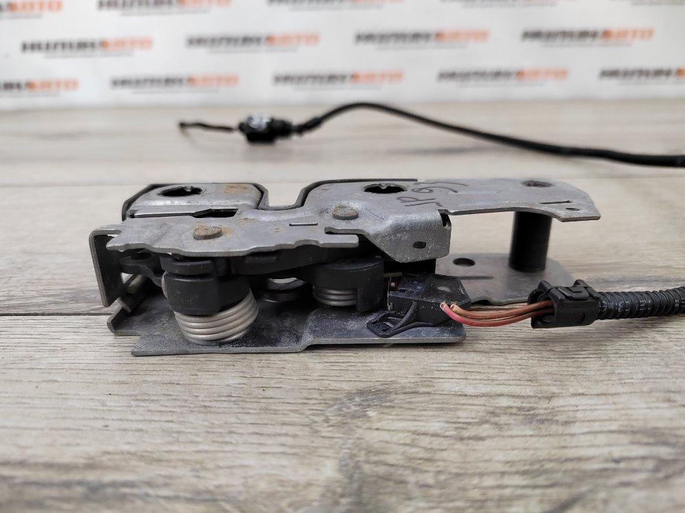 Замок капота, 2400 рублей, Москва