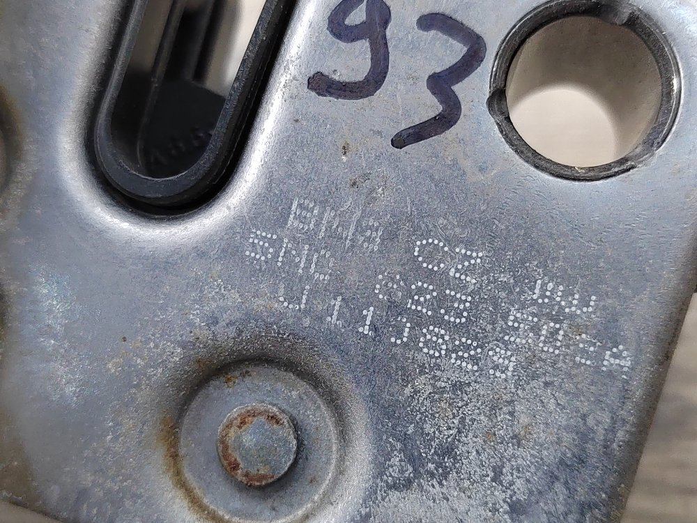 Замок капота, 2400 рублей, Москва